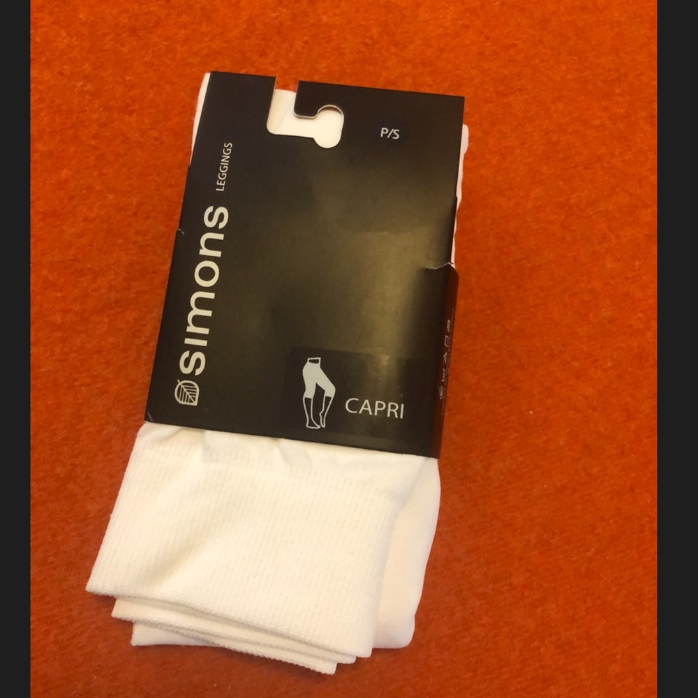 Basic minimalist white capri leggings NWT - Picture 2 of 4
